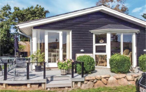 2 Bedroom Beautiful Home In Rønde